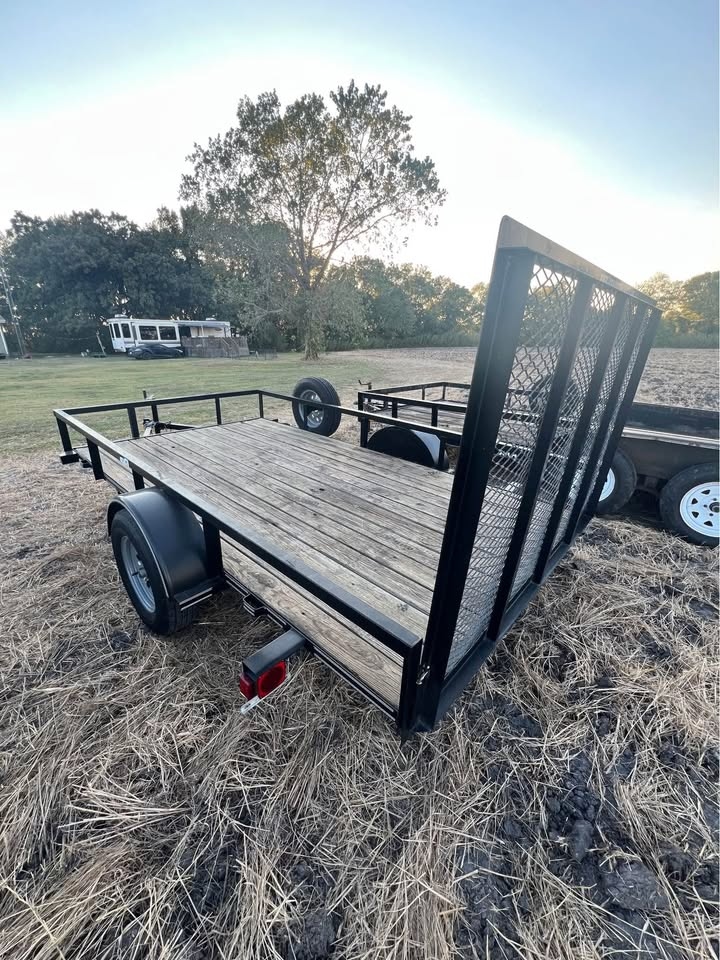 12' x 6.5' Texas Bragg Utility Trailer thumbnail view 4 - Ellis County trailer rental